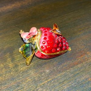 Strawberry jewel box